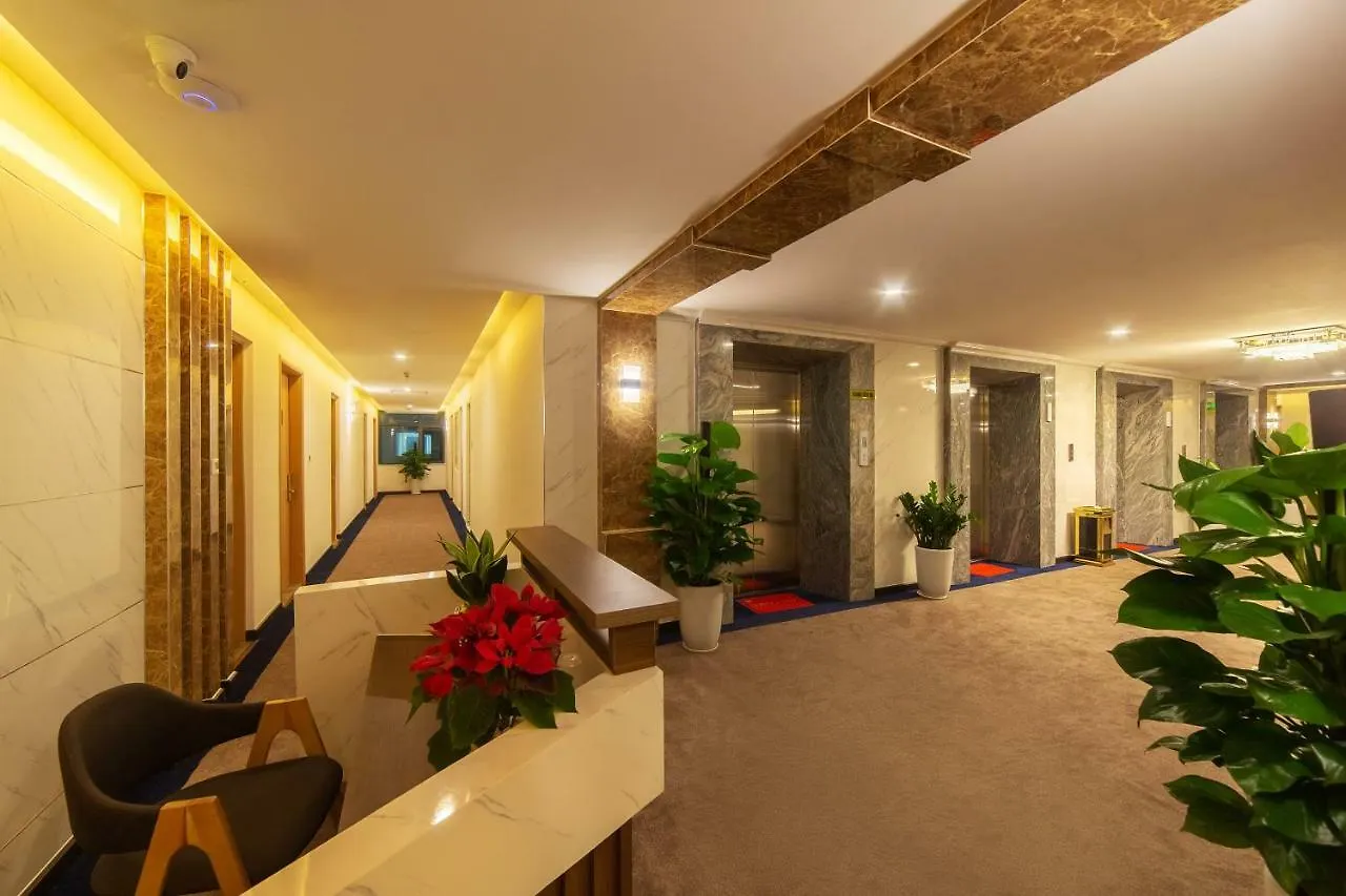 Hotel Ha Noi By Night Oceanus Nha Trang 4*,